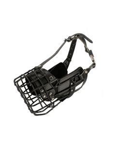 Vista lateral del bozal fisiológico Dingo Gear K9 negro para Pastor Alemán con estructura metálica y correas de cuero