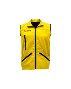 Vista frontal del chaleco de adiestramiento X-OTIK Packleader++ en color amarillo con cremallera central negra y bolsillos diagonales.