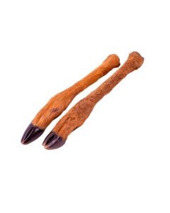 Par de patas de cabra deshidratadas con pelo marron y pezunas negras Quibro snack masticable natural para perros