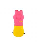 Chubasquero o impermeable para perro Nayeco XTRM de color fucsia y amarillo vibrante, con cuello alto, bolsillo y cordones ajustables.