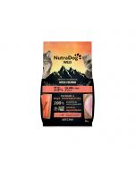 Saco de alimento semihúmedo NutraDog Wild con 75% de salmón y pavo frescos, cocinado a baja temperatura.