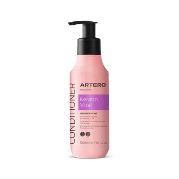 Envase rosa de 100ml del acondicionador con queratina Artero Keratin Vital con dosificador negro