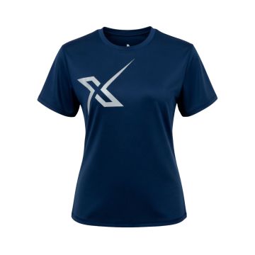 Vista frontal de la camiseta técnica para adiestramiento X-OTIK PocketRebell+ de mujer en color azul marino con el logo de la marca cruzado en el pecho
