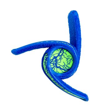 Vista frontal completa del KONG Whirlz Throw ML mostrando la estructura de tres aspas curvas y núcleo central con relieve
