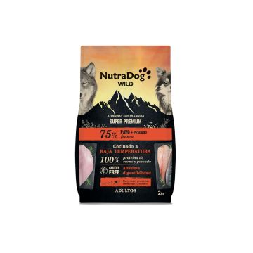 Saco de NutraDog Wild Pavo y Pescado con ingredientes frescos, alimento semihúmedo y natural para perros.