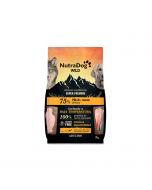 Saco de alimento semihúmedo NutraDog Wild Pollo y Pescado para perros adultos.