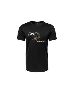 Hombre tatuado con camiseta negra Trust Your Partner de Zona K9