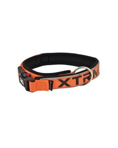 Collar para perro naranja neón marca Nayeco modelo X-TRM con acolchado negro y cierre de click