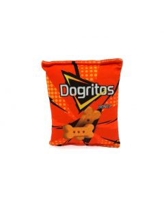 Juguete peluche para perros forma bolsa patatas Dogritos Bones fondo blanco